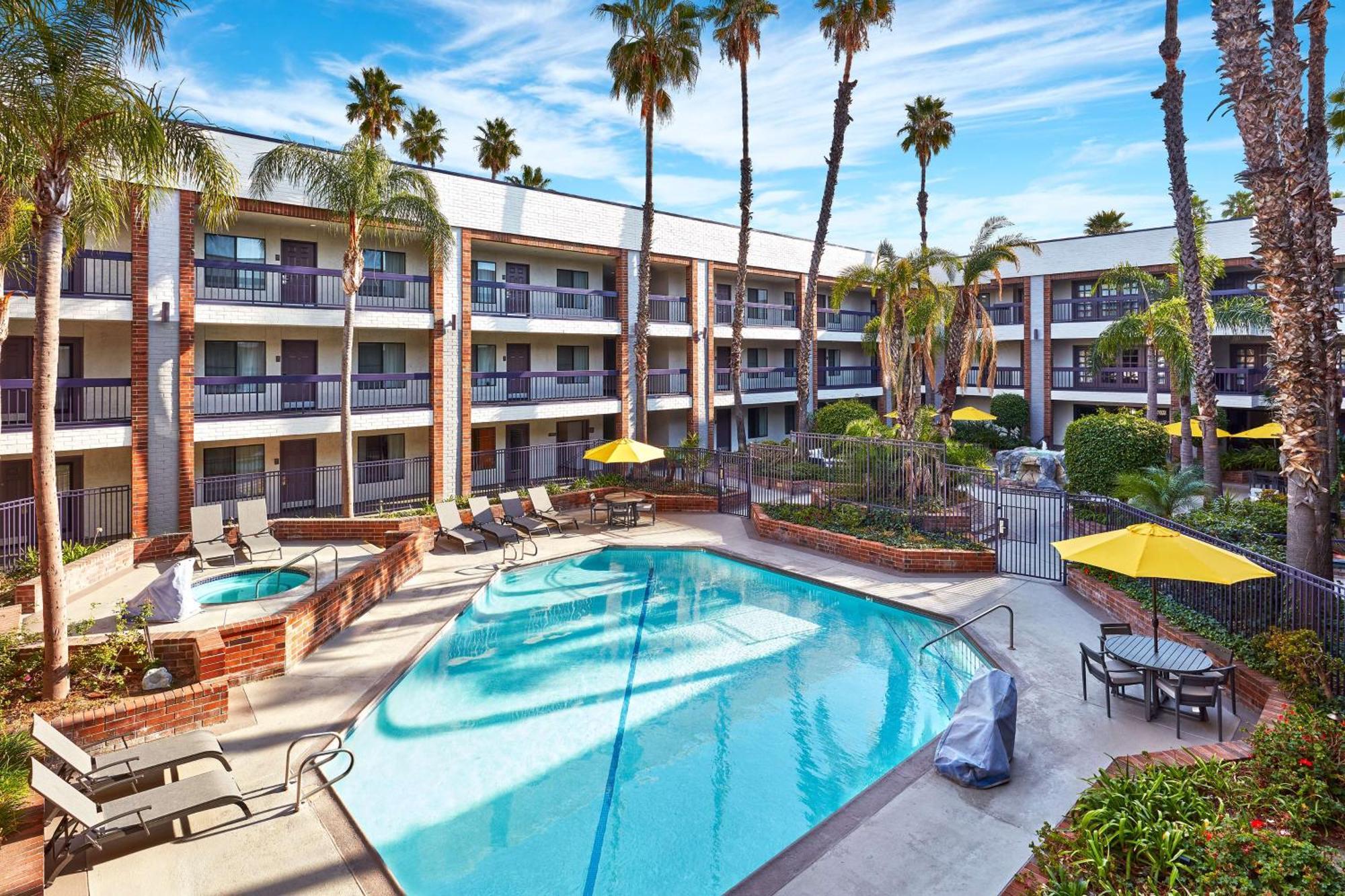 Best Western Plus Meridian Inn & Suites, Anaheim-Орандж Екстер'єр фото