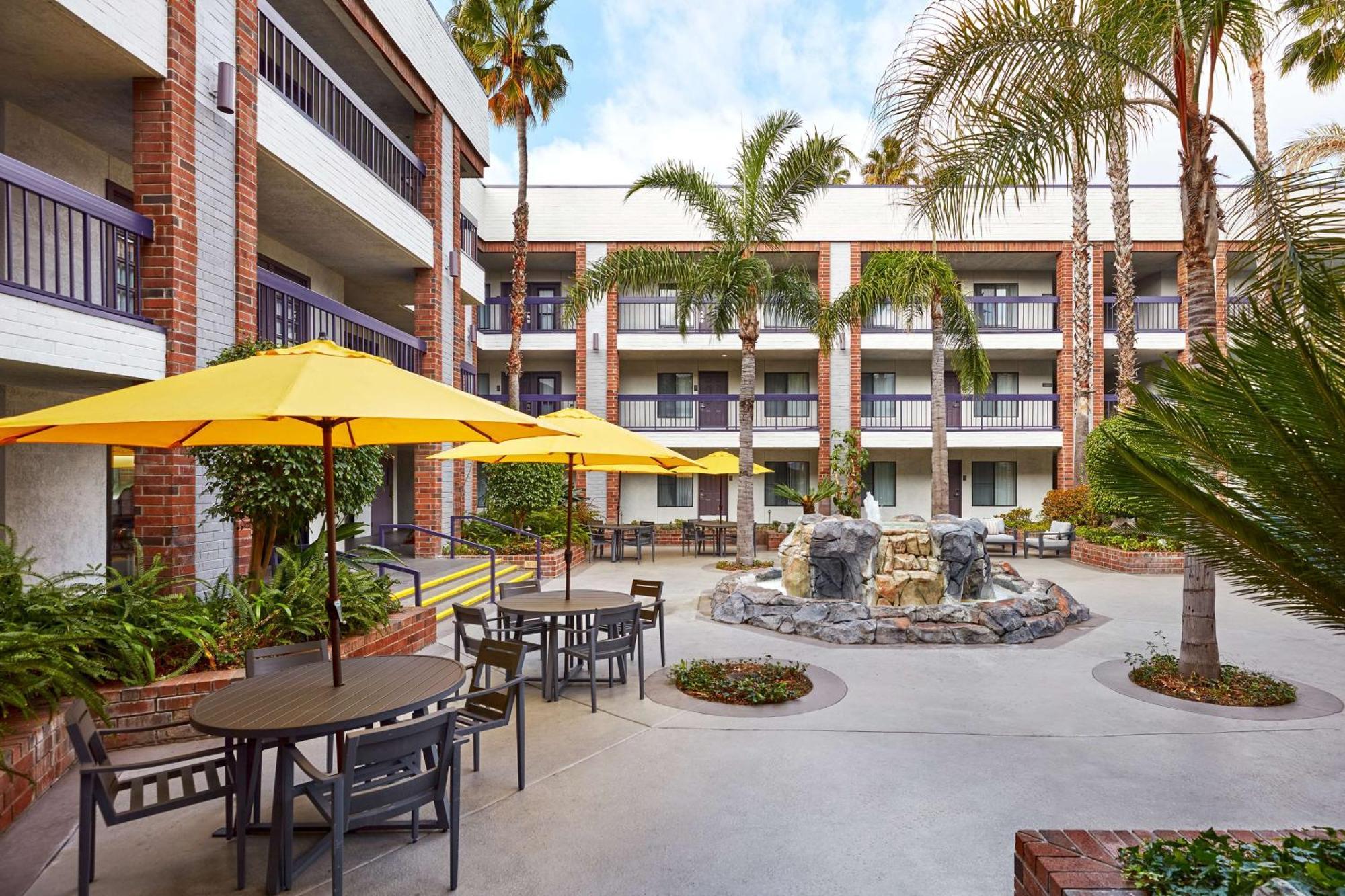 Best Western Plus Meridian Inn & Suites, Anaheim-Орандж Екстер'єр фото